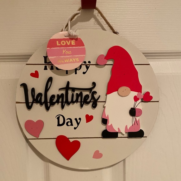 Valentines Day Gnome Wall Decor, Happy Valentines Day Gnome Wood Wall Sign - Picture 2 of 14